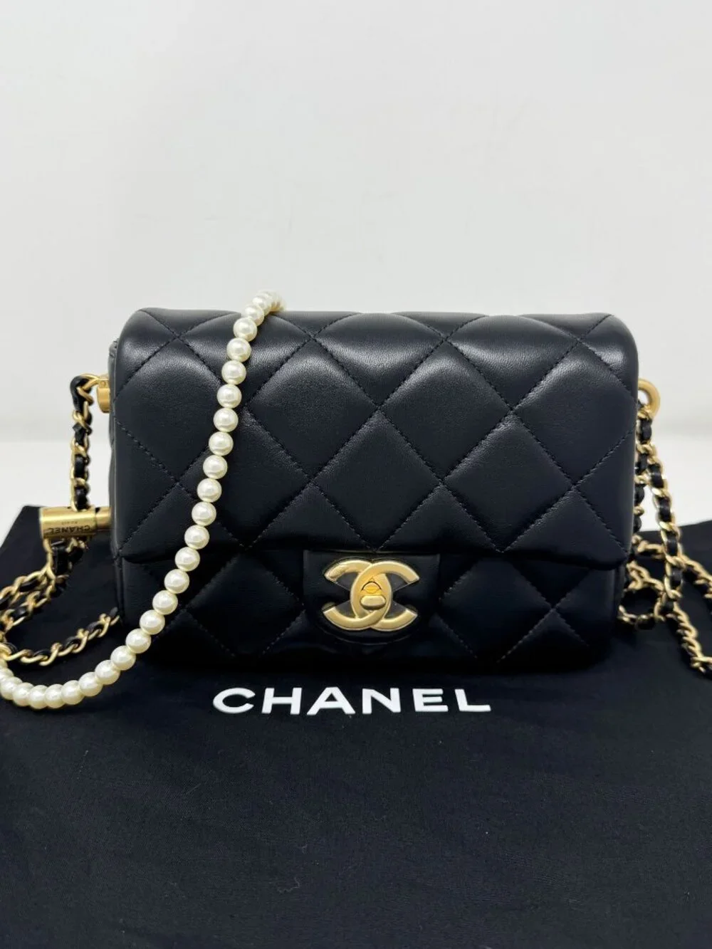 CHANEL refined expression